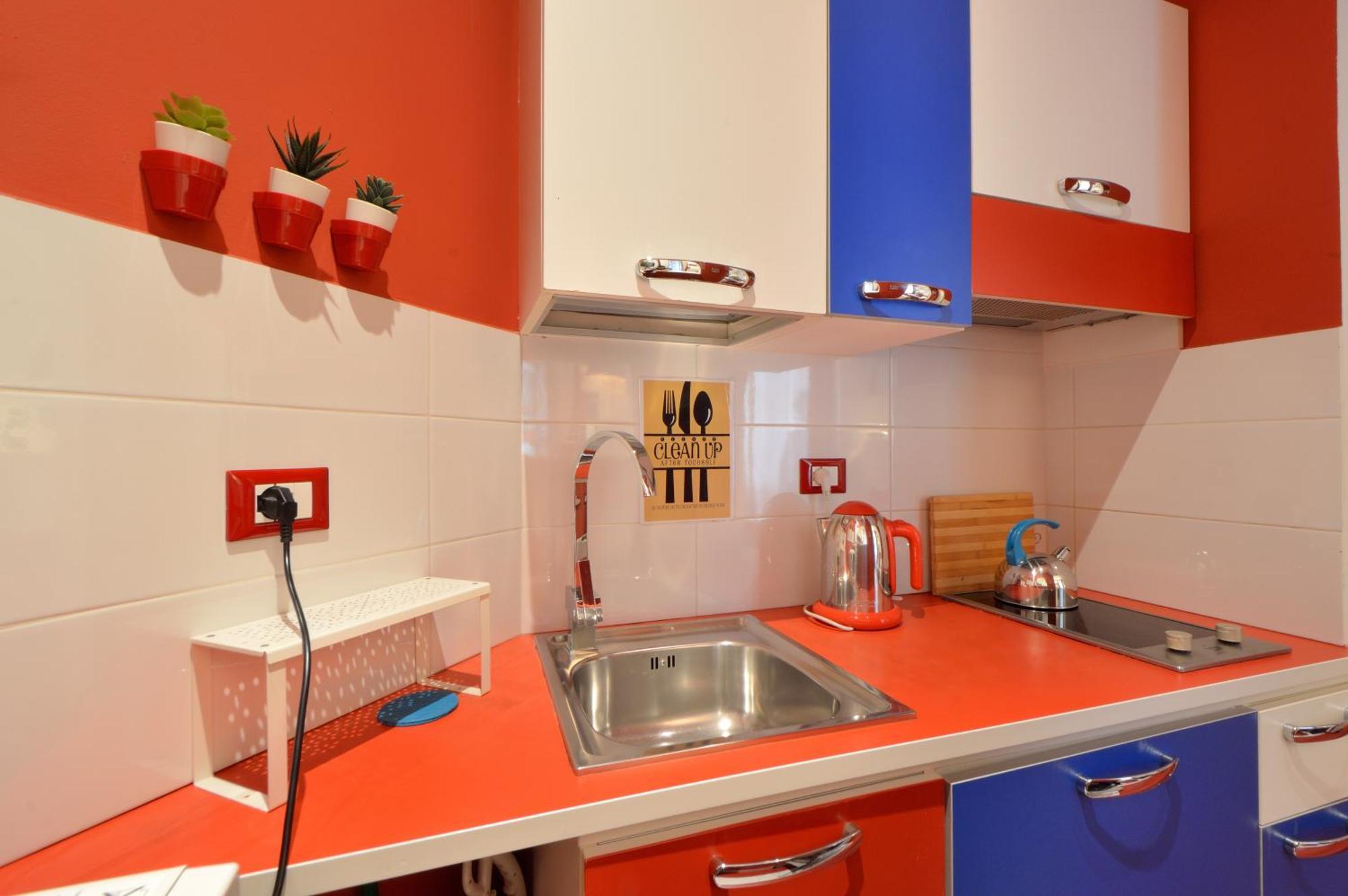 Bellissimo Mini Deluxe Di Design E A Tema Inghiterra - Potente Wi-fi Ottimo Il Collegamento Con Aeroporto Di Malpensa E Rho Fiera, Vicino A 3 Linee Metropolitane Appartamento