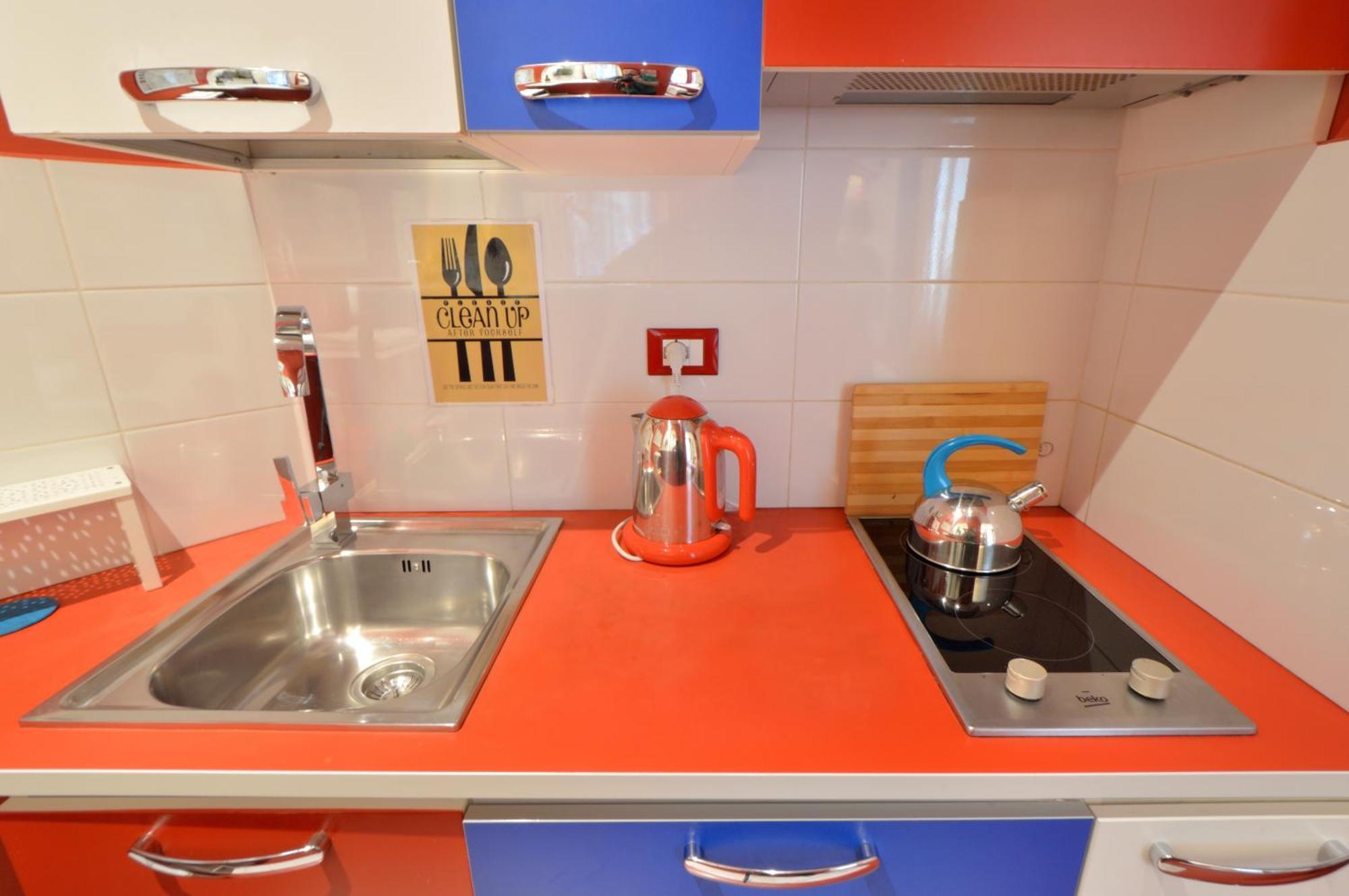 Bellissimo Mini Deluxe Di Design E A Tema Inghiterra - Potente Wi-fi Ottimo Il Collegamento Con Aeroporto Di Malpensa E Rho Fiera, Vicino A 3 Linee Metropolitane